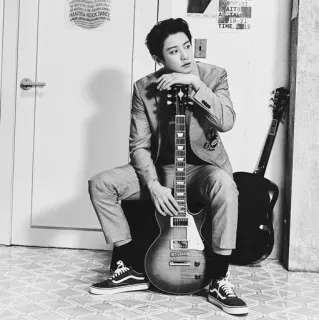 💸 55246a51 homme, guitare, costume, musicien, noir et blanc, assis, portrait, personne telegram sticker