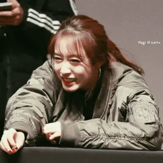 🥀 c5b43066 ผู้หญิง, หัวเราะ, คน, มีความสุข, เสื้อแจ็คเก็ต telegram sticker