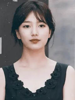 🍫 7bd6e172 femme, portrait, cheveux courts, robe noire, actrice, mannequin telegram sticker