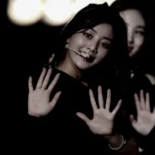 🇧🇼 a867748e kobieta, osoba, ręka, portret, uśmiech telegram sticker