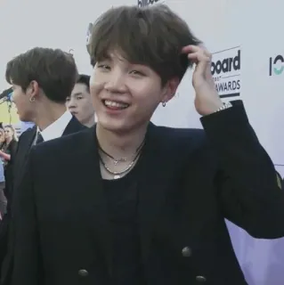 🌌 3031f96f SUGA BTS, K-pop, cantante, ídolo, sonrisa, Min Yoongi telegram sticker