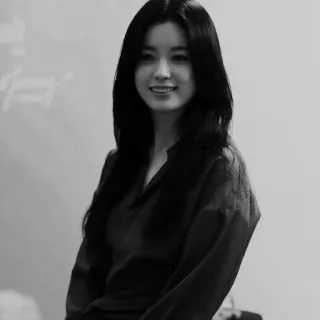 ✖️ 02cd57de Frau, Schwarzweiß, Porträt, Person, lächelnd telegram sticker