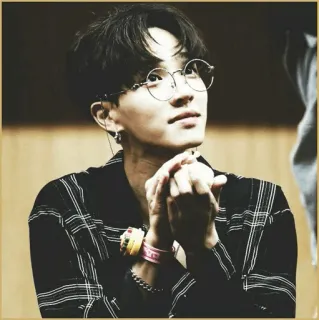 ⛓ 551e62ef persoon, man, bril, kpop telegram sticker