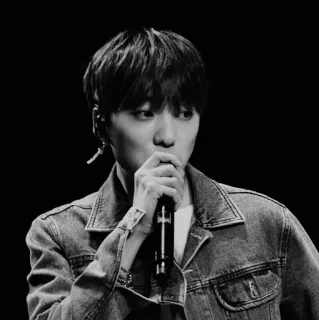 🇦🇱 17ef69bb microphone, portrait, performance, homme, chant, musique telegram sticker