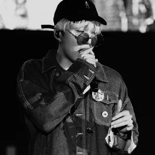 🖤 4df14939 homme, lunettes de soleil, casquette, veste en jean, personne telegram sticker