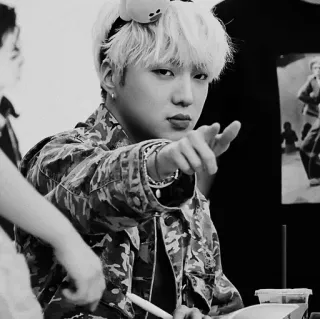 🖤 ac889330 homme, pointant, mode, personne, portrait telegram sticker