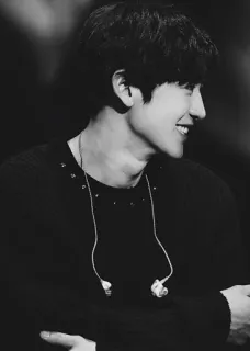 🍾 08e24573 คน, ผู้ชาย, ยิ้ม, ขาวดำ, ภาพเหมือน telegram sticker