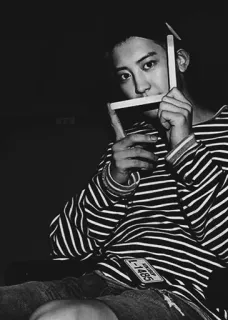 🥀 3c8e1c57 L-1485 คน, ผู้ชาย, เสื้อลาย, K-pop, เกาหลี, คนดัง telegram sticker