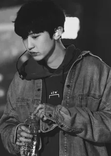 🥂 f7e99f2d คน, ผู้ชาย, เสื้อแจ็คเก็ต, ภาพเหมือน, เสื้อมีฮู้ด, เกาหลี, เอเชีย telegram sticker