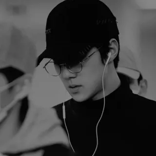 ✖️ 4ea41809 pessoa, homem, óculos, retrato, fones de ouvido telegram sticker