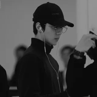 🖇 4f27c685 pessoa, homem, óculos de sol, óculos, preto e branco telegram sticker