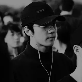 🖇 b8456687 homem, óculos, fones de ouvido, preto e branco, retrato, moda, roupa telegram sticker