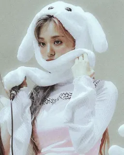 🌪 dc10579c kobieta, królik, królik, kapelusz, słodki, portret telegram sticker