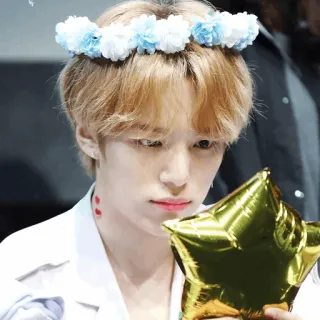 🥂 3b7aff8e telegram sticker