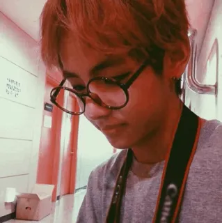 🥤 0ceefb85 kpop, v, taehyung, bts, idol, gafas, persona, hombre telegram sticker