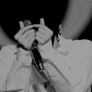 🔩 976a86df gestur ofensif, penyanyi, mikrofon, pertunjukan whatsapp sticker