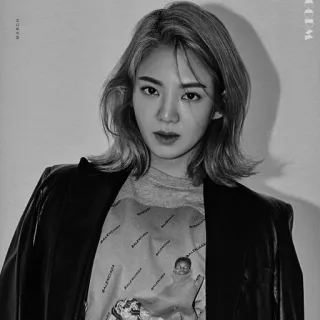 🕊 06e7f434 MARCH Frau, Porträt, Schwarzweiß, Mode, Person telegram sticker