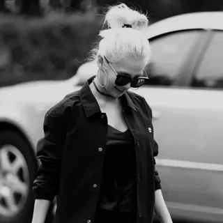 🕊 8a04321e Frau, Sonnenbrille, Schwarzweiß, Mode, Stil, Porträt telegram sticker