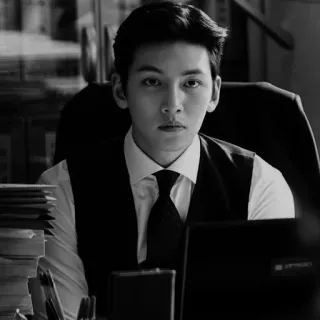 🗝 707fbd5a 男性, スーツ, 俳優, ポートレート, 白黒, オフィス telegram sticker
