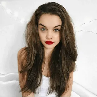 🦋 6f2a54ba vrouw, portret, brunette, schoonheid, rode lippenstift, lang haar whatsapp sticker