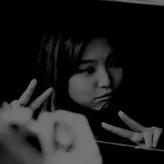 🎐 a15d438a chica, pose, signo de la paz, asiática, linda whatsapp sticker