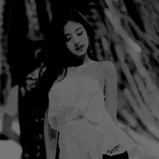 🎐 b62e5375 mujer, vestido, blanco y negro, retrato, baile whatsapp sticker