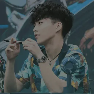 🌚 6e19a2de mężczyzna, koreański, koszula, portret, fan, zegarek, kręcone włosy, osoba whatsapp sticker