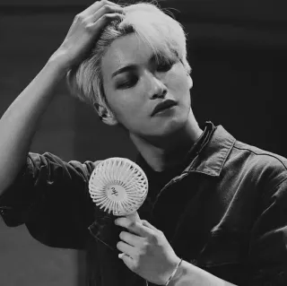 🖇 03495aa1 mann, person, fan, schwarzweiss, porträt, graustufen telegram sticker