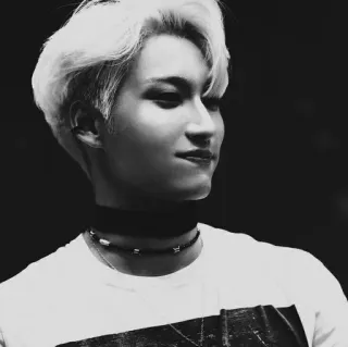 🥀 5adac90e Mann, Porträt, Person, weißes Haar, Choker, jung telegram sticker