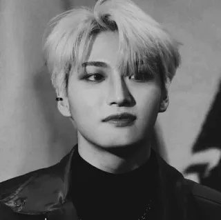 🥀 5ddfec12 mann, kpop, sänger, porträt, gesicht, person telegram sticker