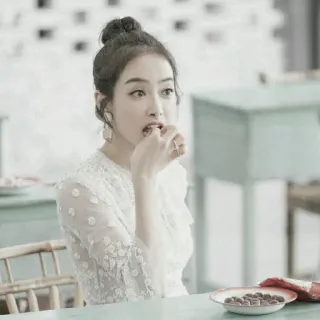 🎐 788e2bc3 女性, 食べる, 食べ物, 人, スナック telegram sticker