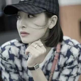 🎐 c9b43c22 女性, 人, ポートレート, 顔, 女性, 女の子 telegram sticker