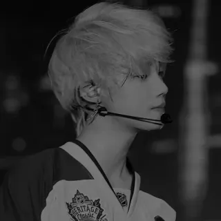 🌕 b25fd6c4 HERITAGE CLASSIC héritage, classique, homme, microphone, performance whatsapp sticker