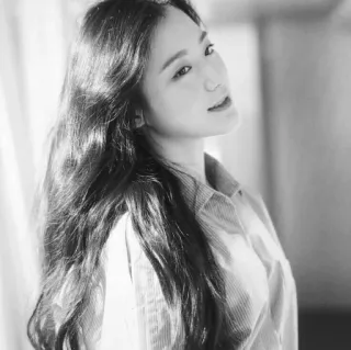 🌫 1bdf0e4a mulher, retrato, asiática, pessoa, preto e branco, menina whatsapp sticker