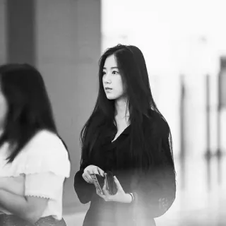 🌬 86786710 mulher, retrato, preto e branco, interior whatsapp sticker