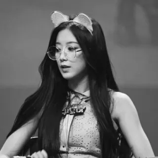 ☁️ b007caa7 mulher, óculos, orelhas, retrato, preto e branco whatsapp sticker