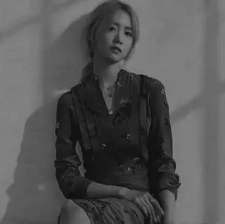 ✖️ 196ec0dc ผู้หญิง, ภาพเหมือน, บุคคล, ขาวดำ, ชุดเดรส, แฟชั่น, สไตล์ telegram sticker