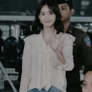 ⛲️ 4b07b12f ผู้หญิง, ยิ้ม, ภาพเหมือน, นักแสดง, เกาหลี whatsapp sticker