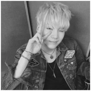 ⛲️ 7897fbab คน, สัญลักษณ์สันติภาพ, ภาพเหมือน, ขาวดำ, เสื้อแจ็คเก็ต, สร้อยคอ, ผมบลอนด์ whatsapp sticker