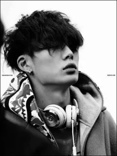 💷 2b9dd33f pria, headphone, anting, fashion, potret, hoodie telegram sticker