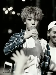 💷 92079eae Keep walking, Bear Alone Orang, Minum, Botol, Kasual telegram sticker