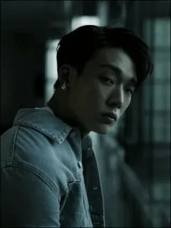 📓 c03ae78f orang, pria, jaket denim, potret, di dalam ruangan, korea telegram sticker