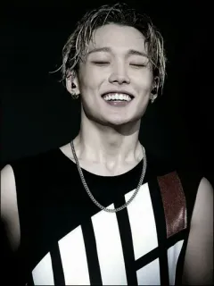 🥀 c0b46ea7 tersenyum, pria, potret, pria, bahagia telegram sticker