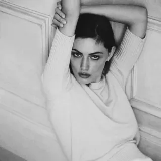 🕯 fa36a854 Phoebe Tonkin aktris, potret, hitam putih, wanita, model, selebriti telegram sticker