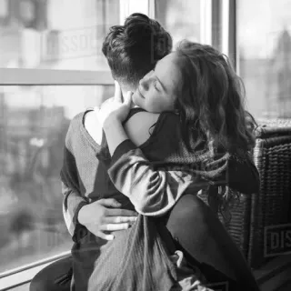 💞 45a10d50 para, objęcie, miłość, romantyzm, uczucie telegram sticker