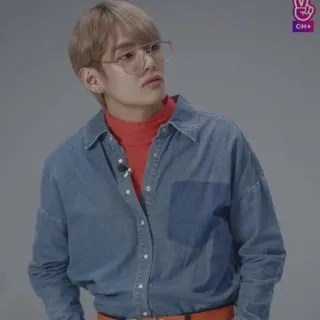 🌫 5d1dbb0c pessoa, óculos, retrato, moda, K-pop whatsapp sticker