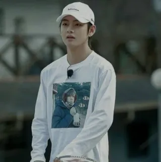 🌫 66ae1168 pessoa, celebridade, retrato, kpop, cantor, ator, masculino whatsapp sticker