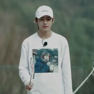 🌫 94ca27c4 pessoa, retrato, atleta, tênis, moda, estilo de vida whatsapp sticker