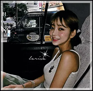 🎠 db0dd886 larisa phụ nữ, taxi, thành phố, chân dung, nụ cười telegram sticker