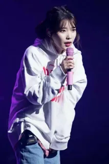 🌙 06fdc94d IU cantor, kpop, celebridade, ídolo, performance whatsapp sticker